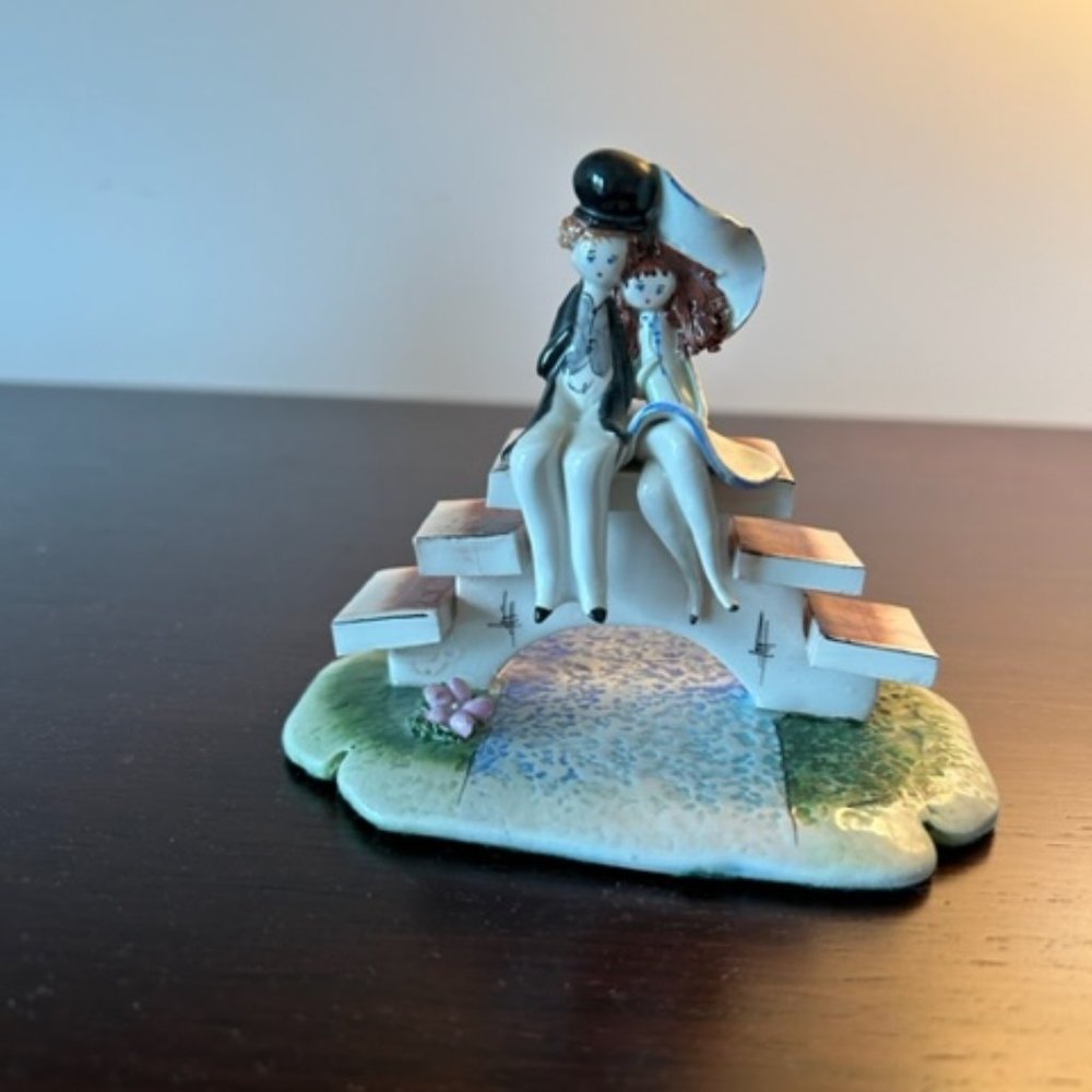 LINO ZAMPIVA MULTICOLORED PORCELAN FIGIRINE OF COUPLE IN LOVE
